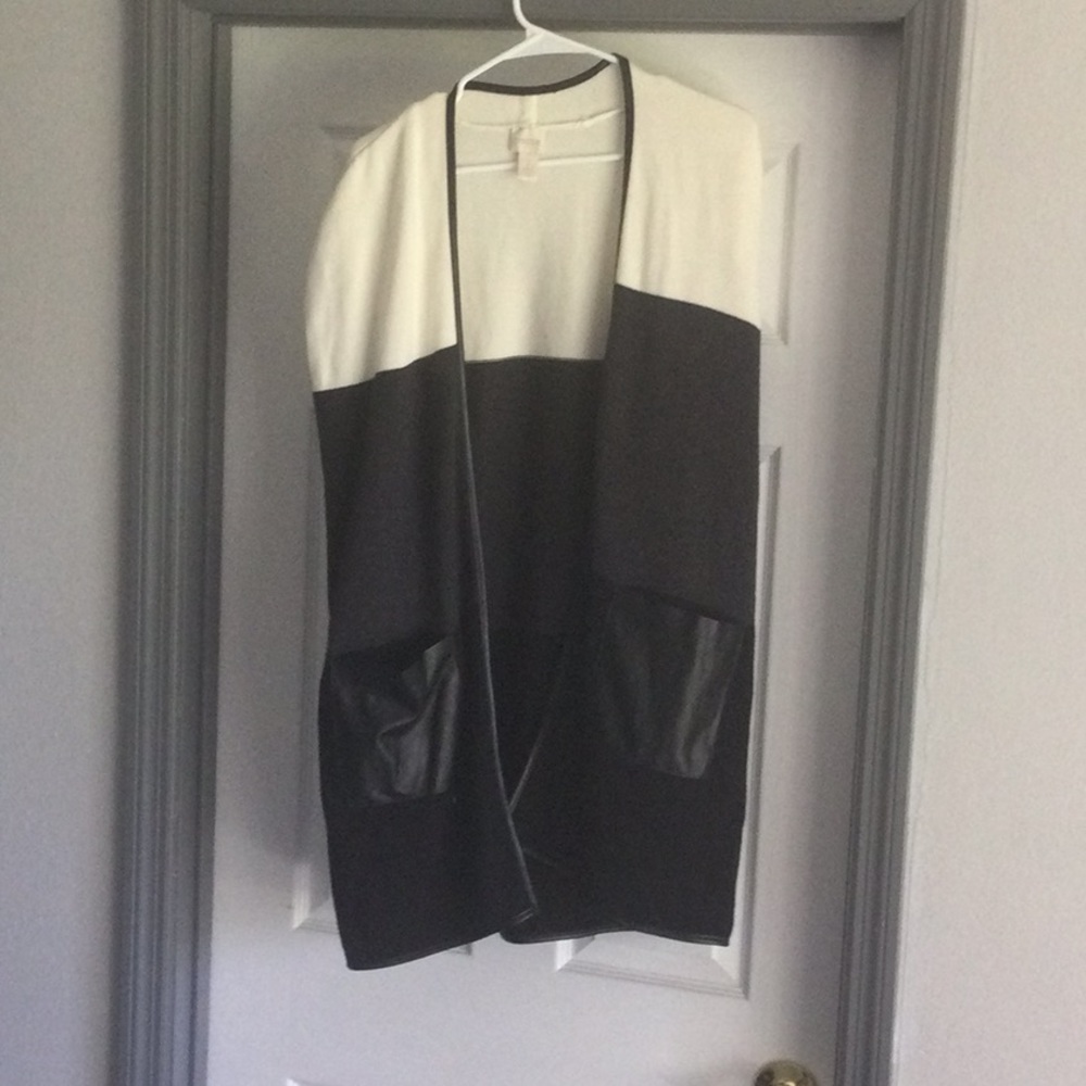 Chicos sleeveless vest